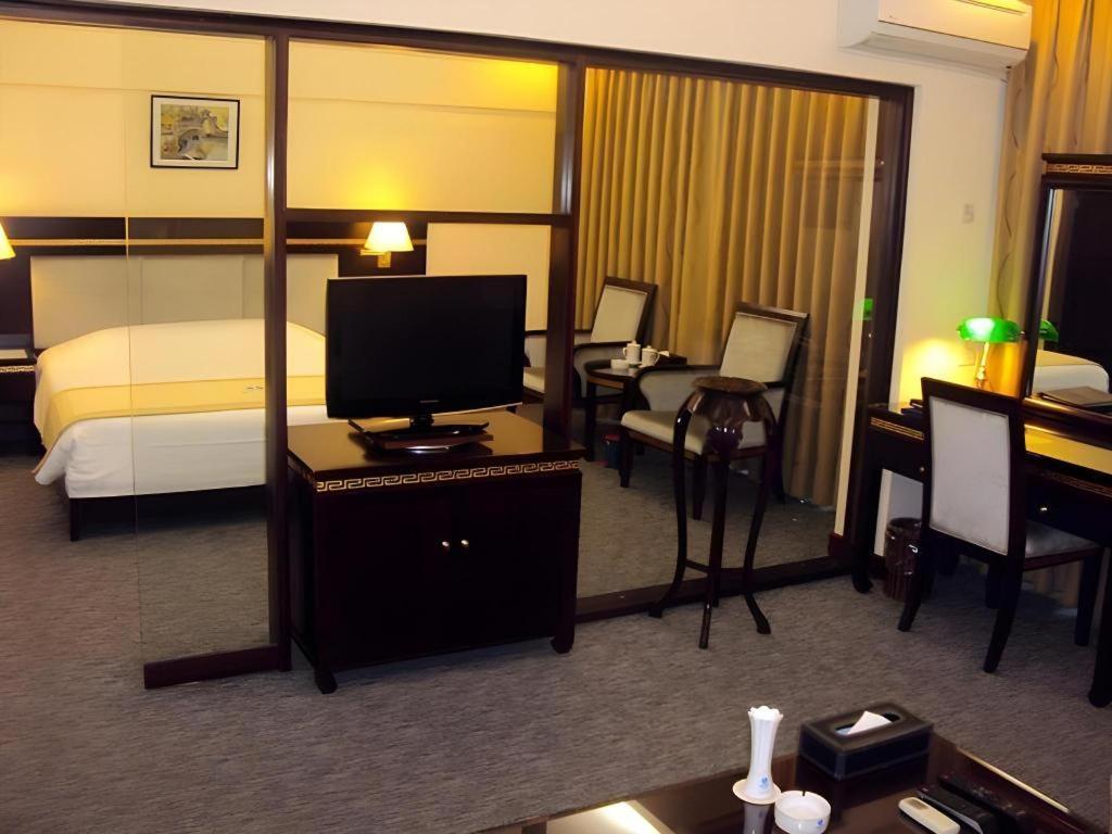 Huu Nghi Hotel Hai Phong Esterno foto